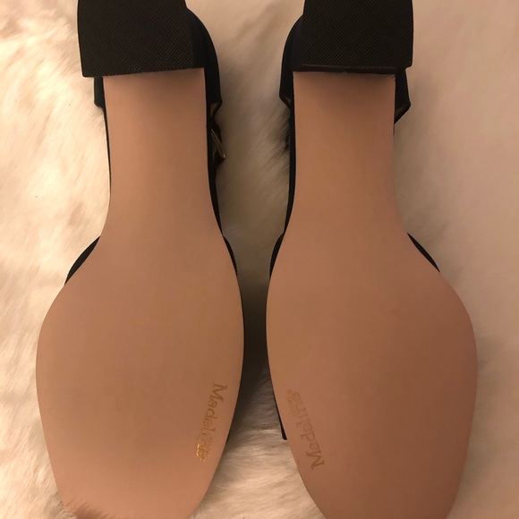 Madeline Stuart size 8.5 Navy open toe shoes - Picture 3 of 6